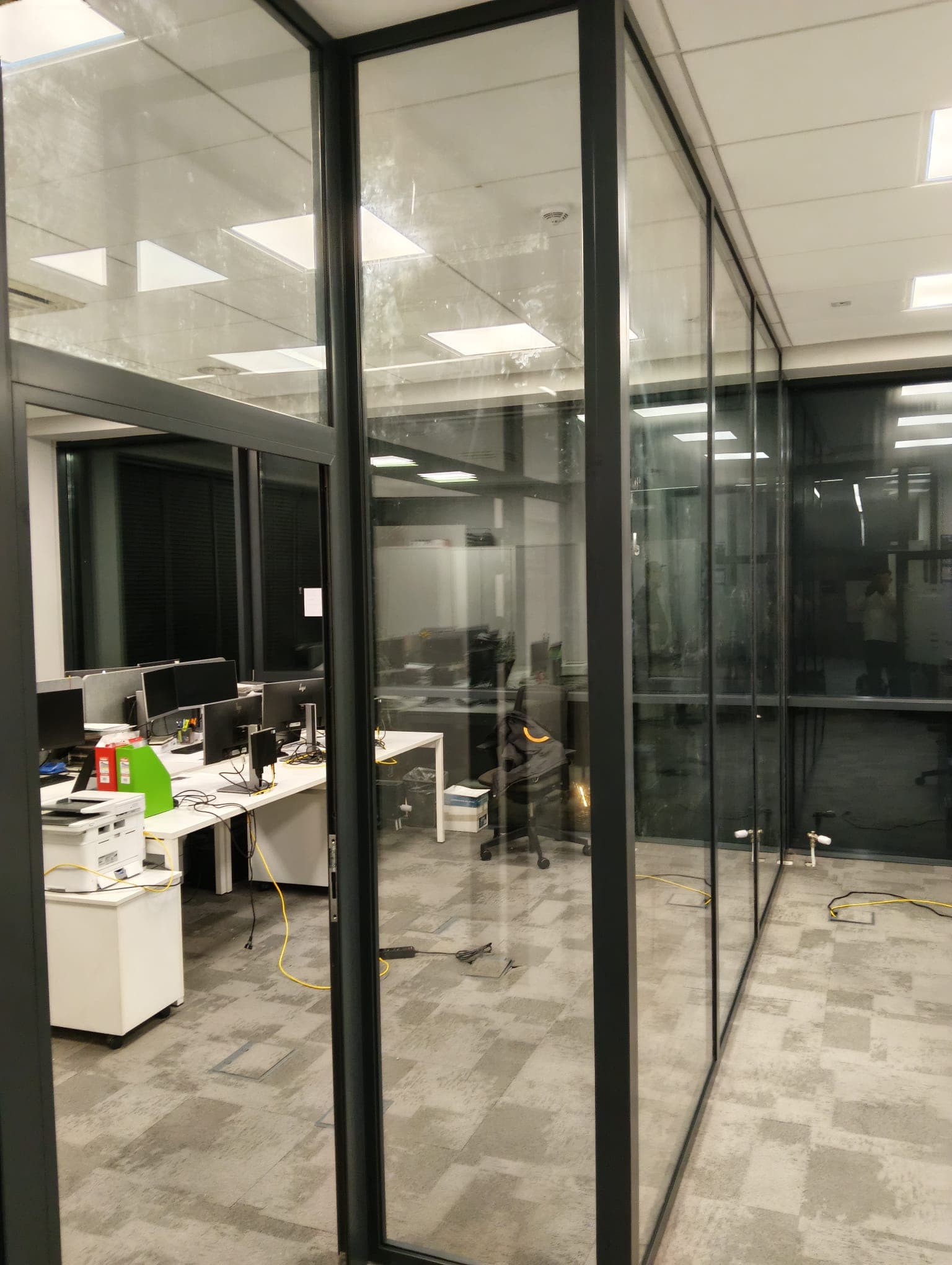 Aluminiowe ściany działowe