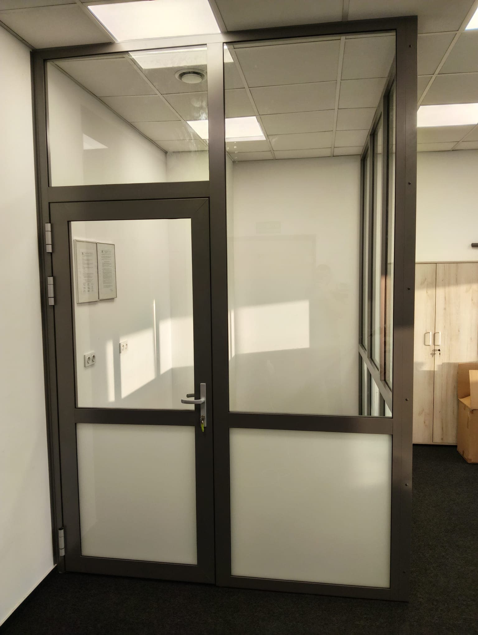 Aluminiowe ściany działowe