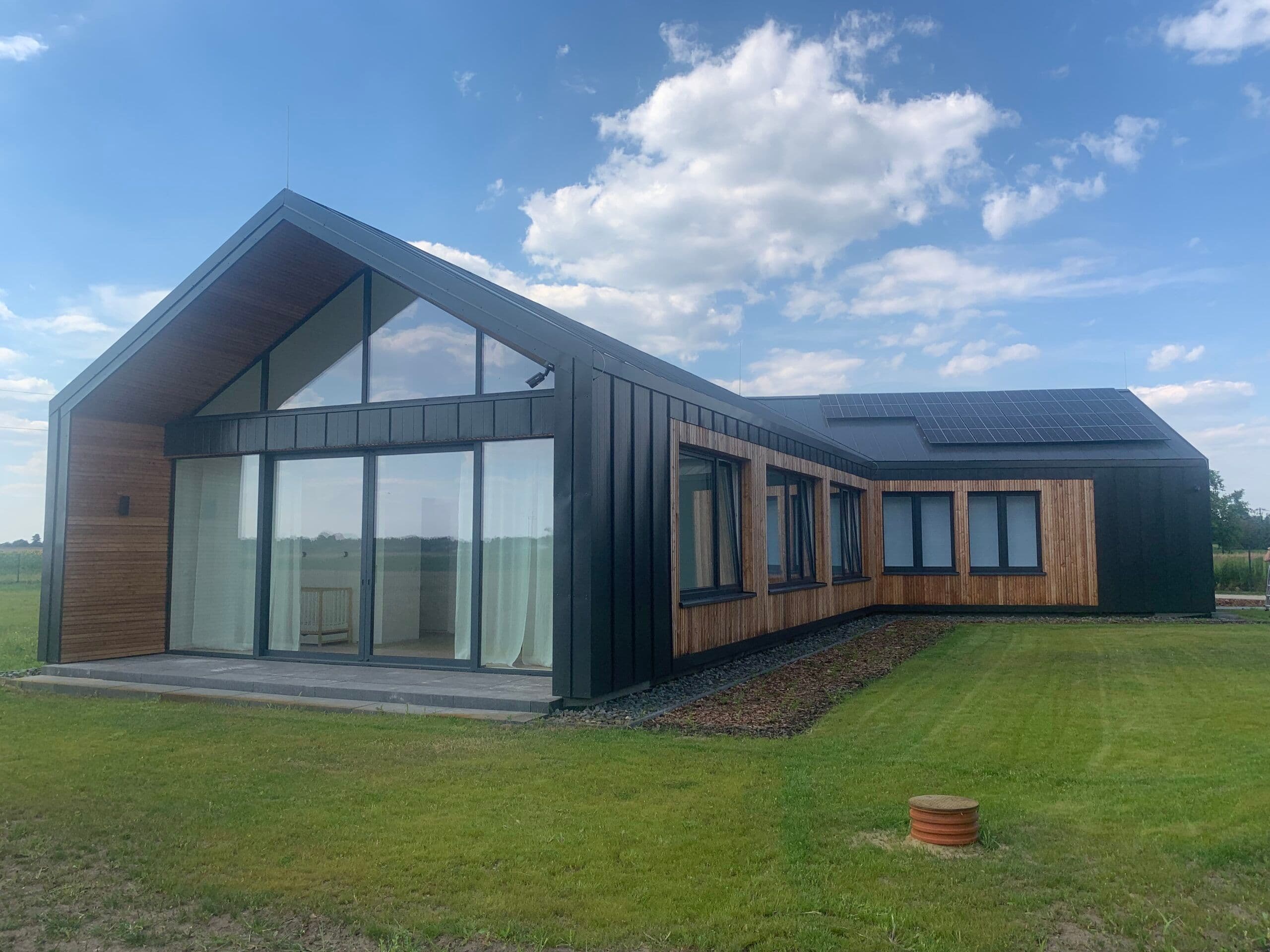 Panoramiczne okna aluminiowe, okna przesuwne typu HS, montaż ciepły